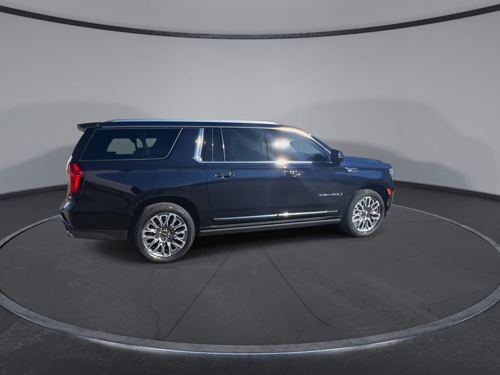 Used 2023 GMC Yukon XL Denali Ultimate image 9
