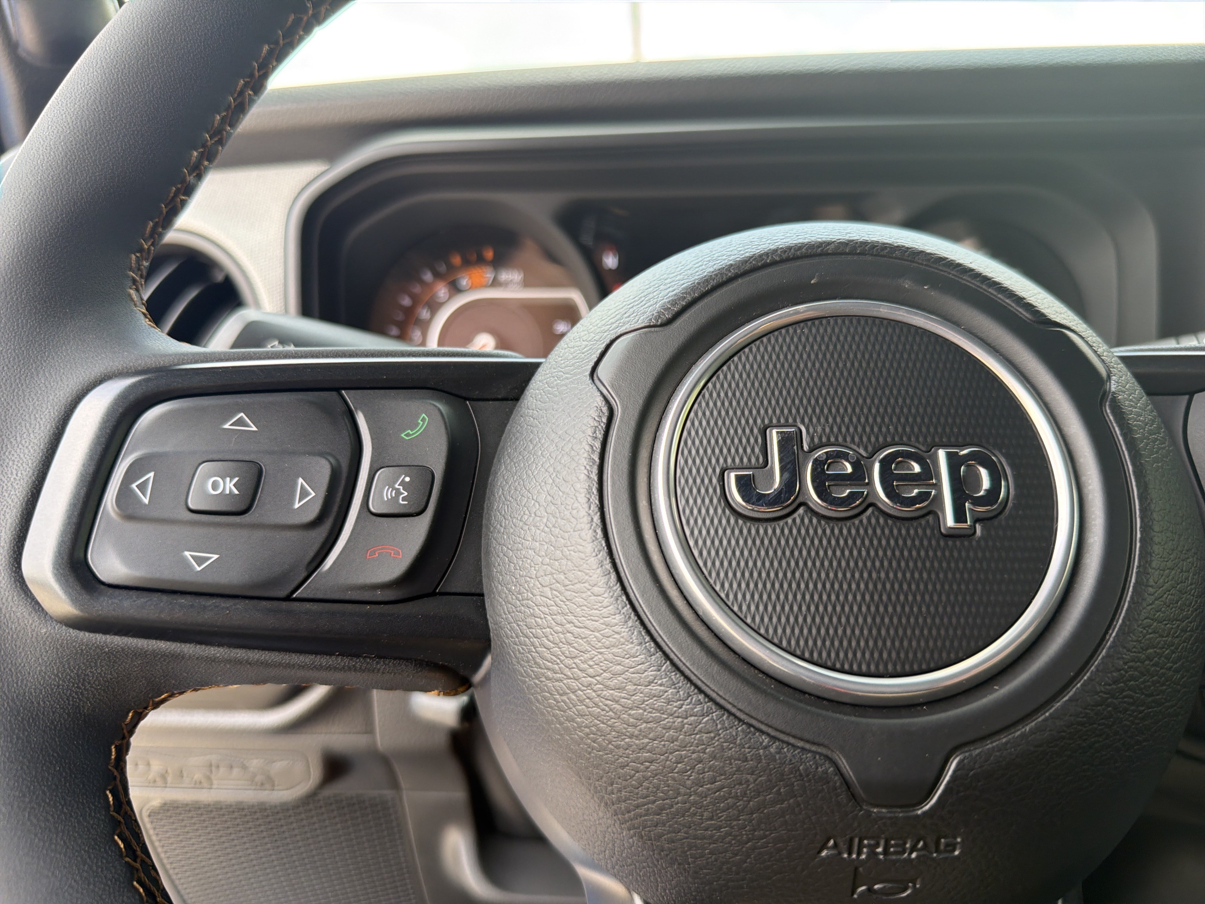 Used 2024 Jeep Wrangler Unlimited Sport AWD/4WD image 10