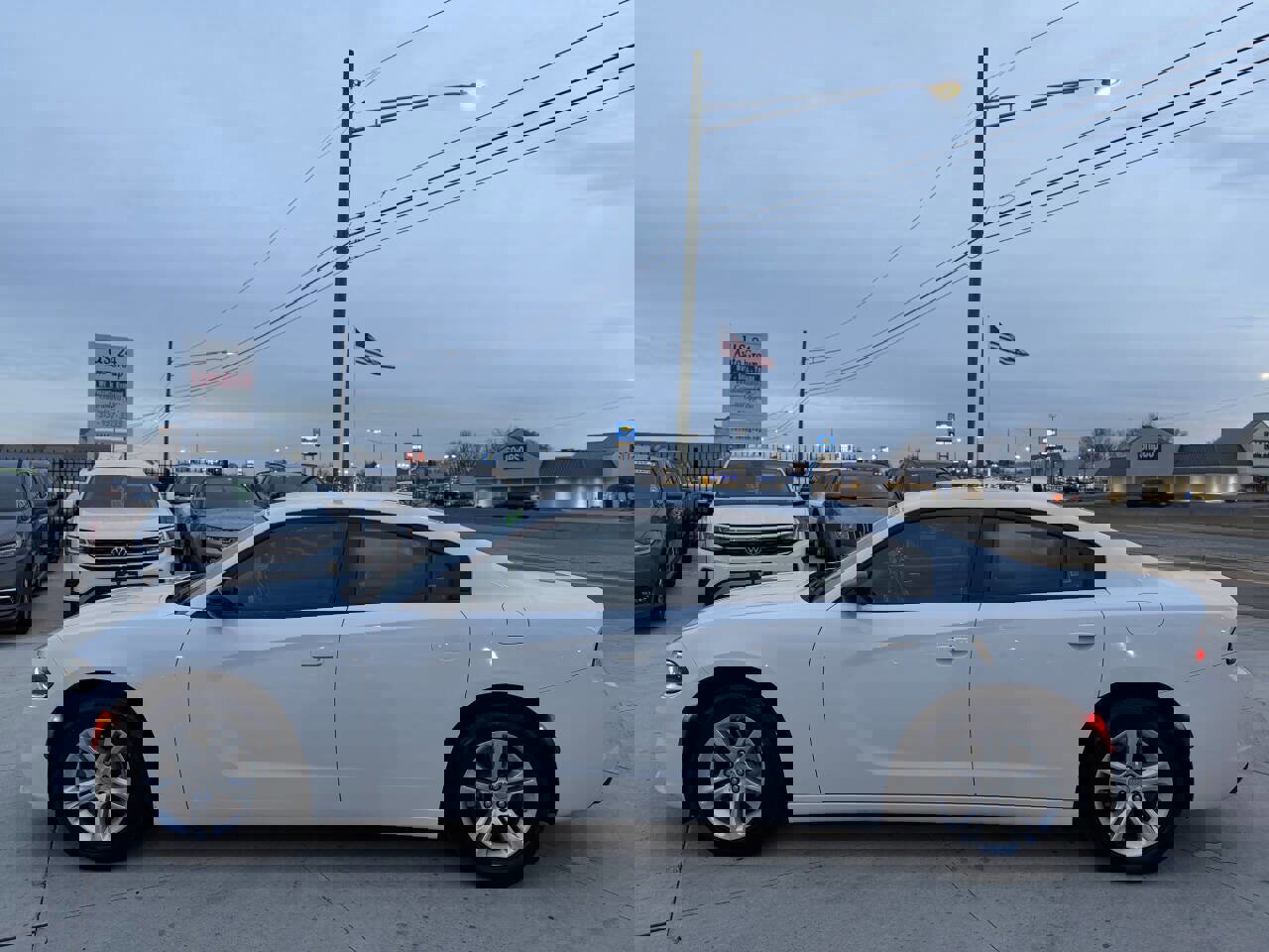 Used 2023 Dodge Charger SXT image 4