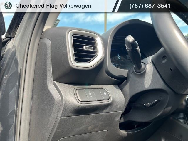 Used 2023 Hyundai Venue SEL w/ Cargo Package image 15