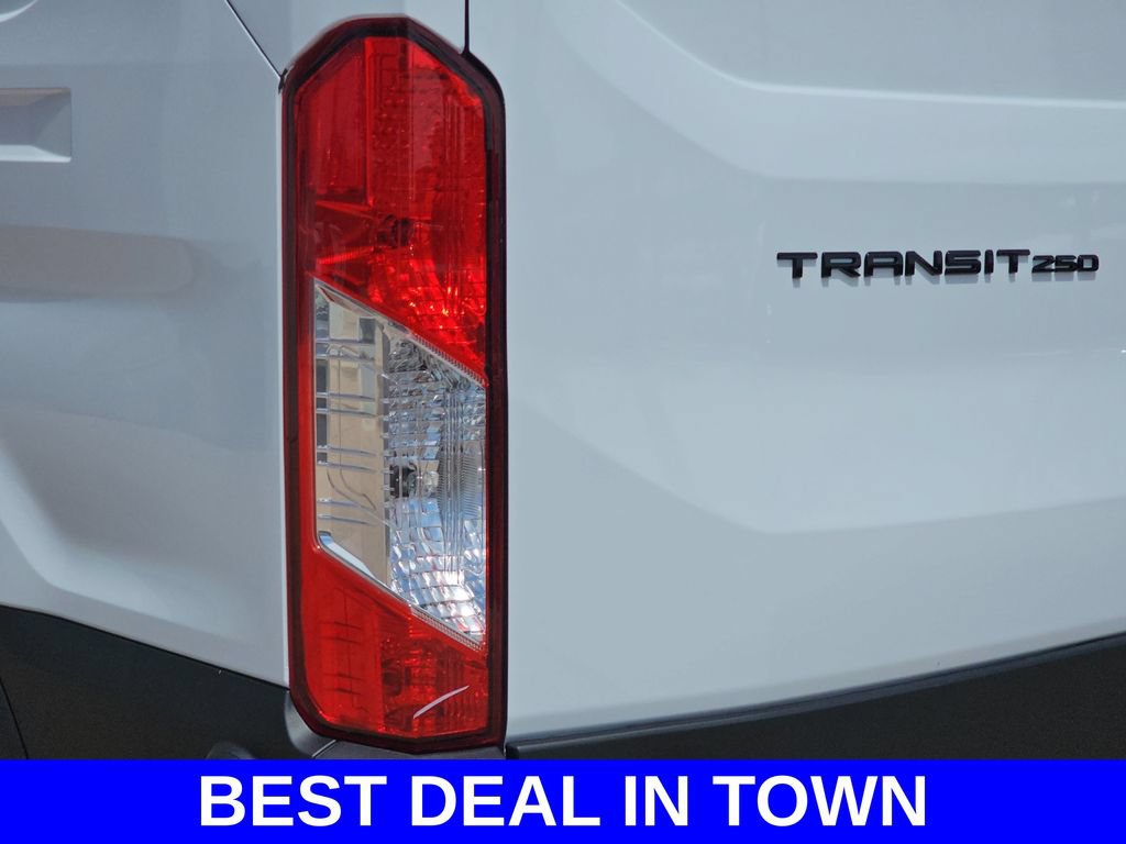 New 2026 Ford Transit 250 148 Medium Roof w/ Load Area Protection Package RWD image 40