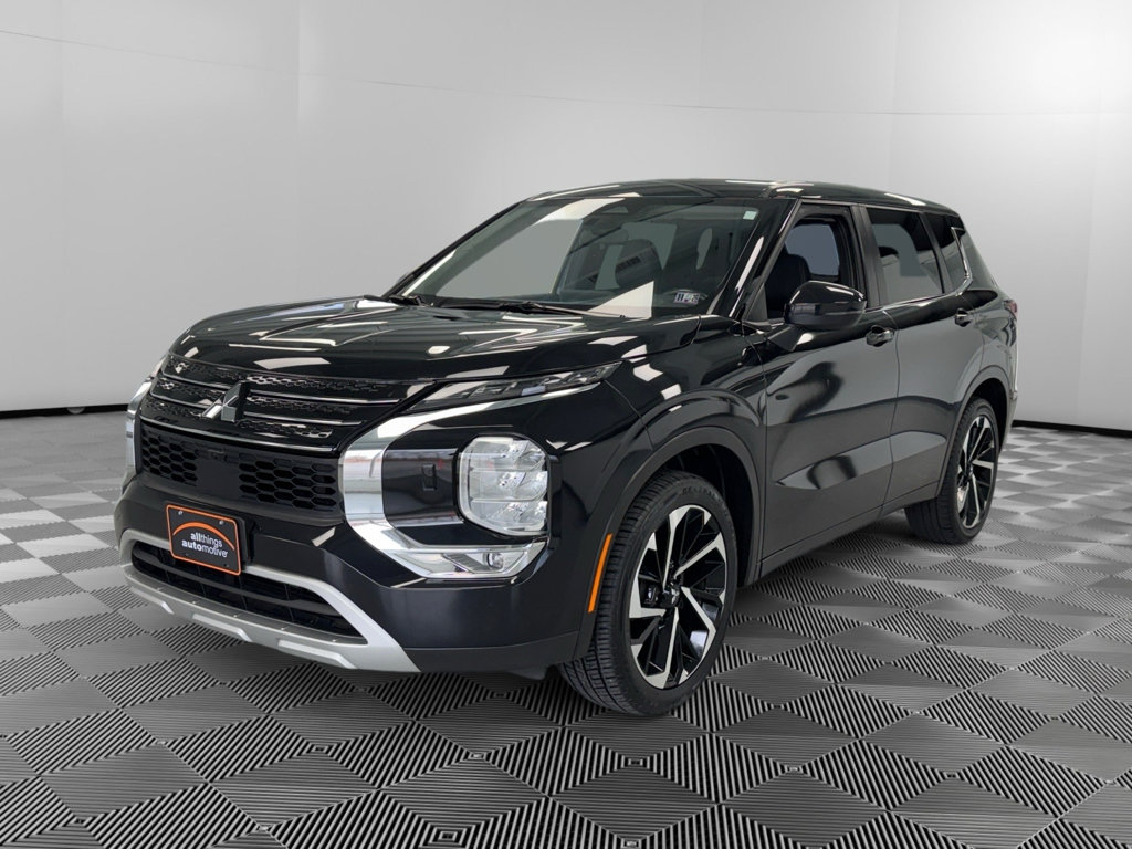 Used 2023 Mitsubishi Outlander SE image 4