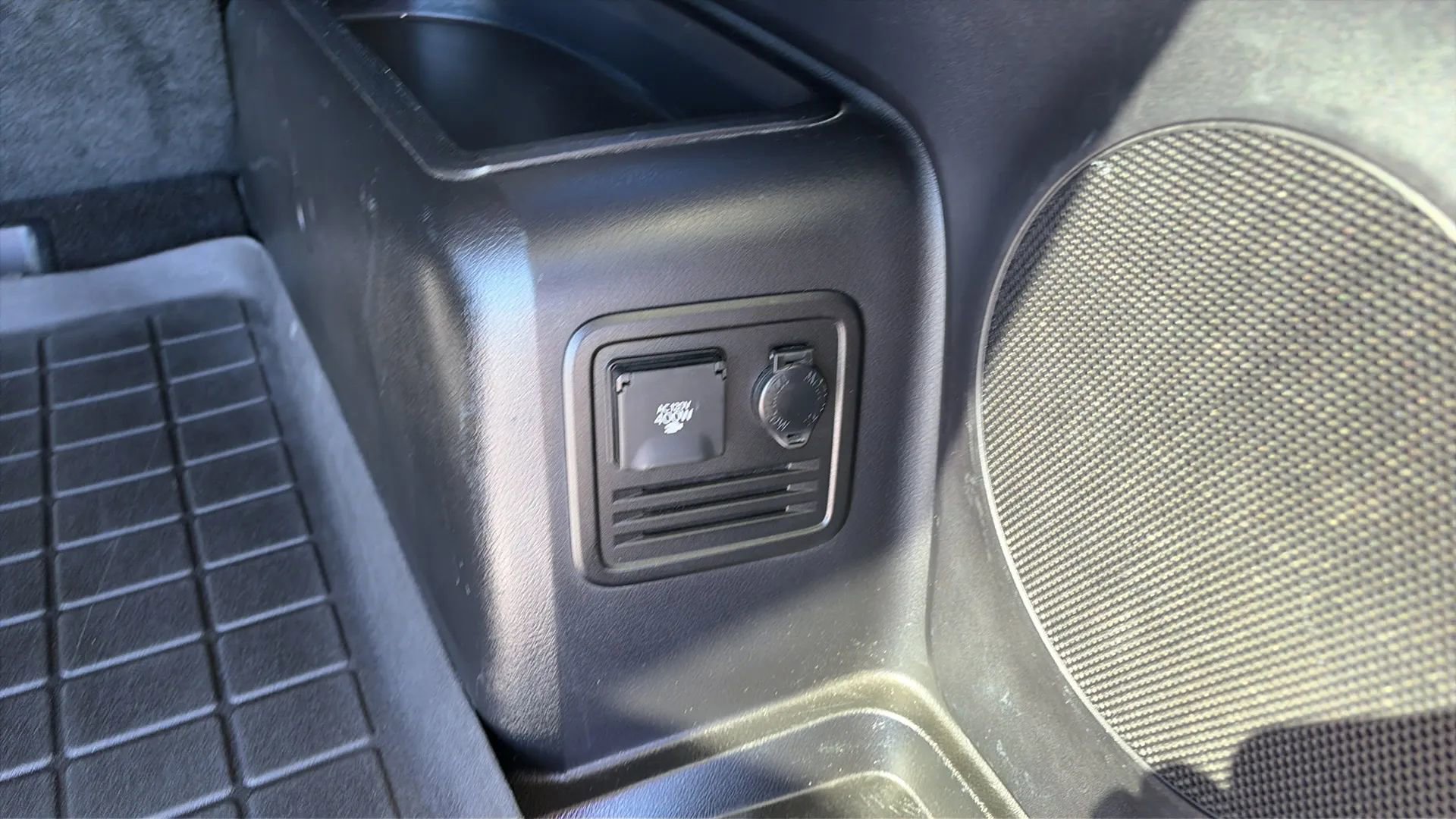 Used 2014 Toyota 4Runner Limited image 28