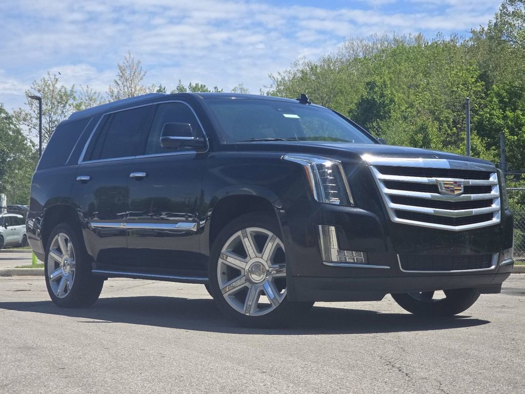 Used 2016 Cadillac Escalade Luxury AWD/4WD image 2
