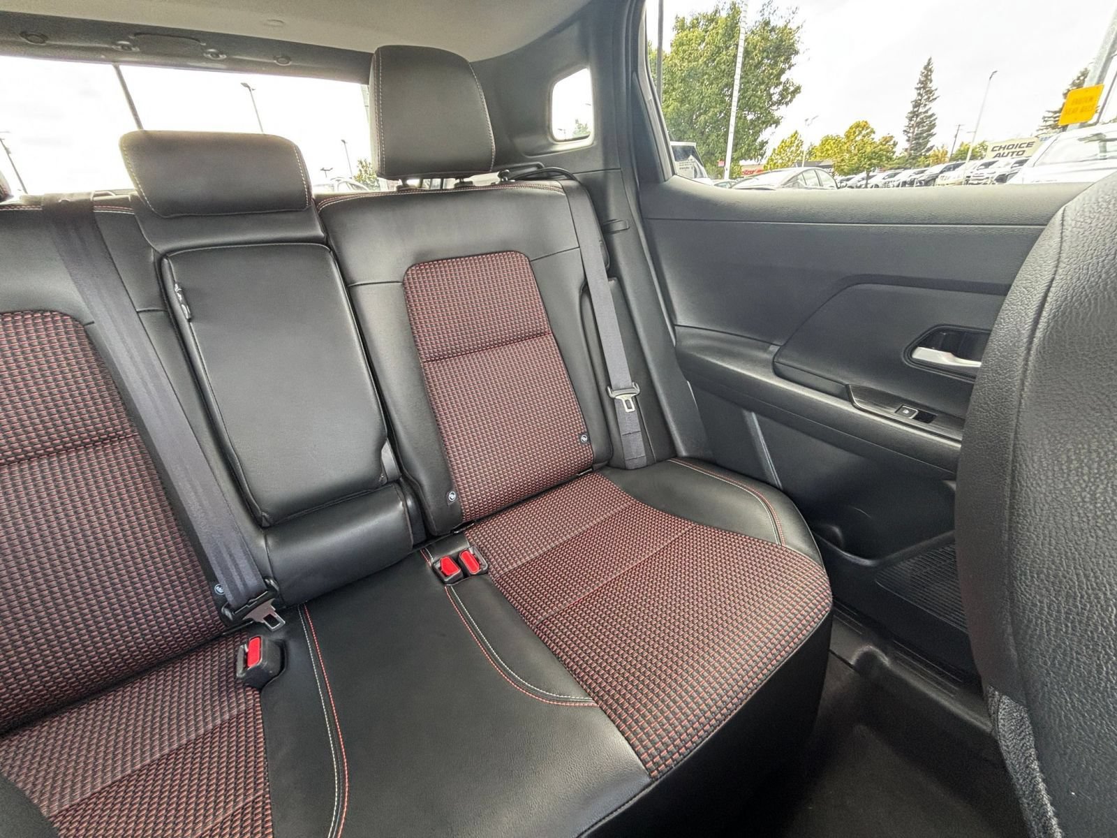 Used 2026 Nissan Kicks SR FWD image 35