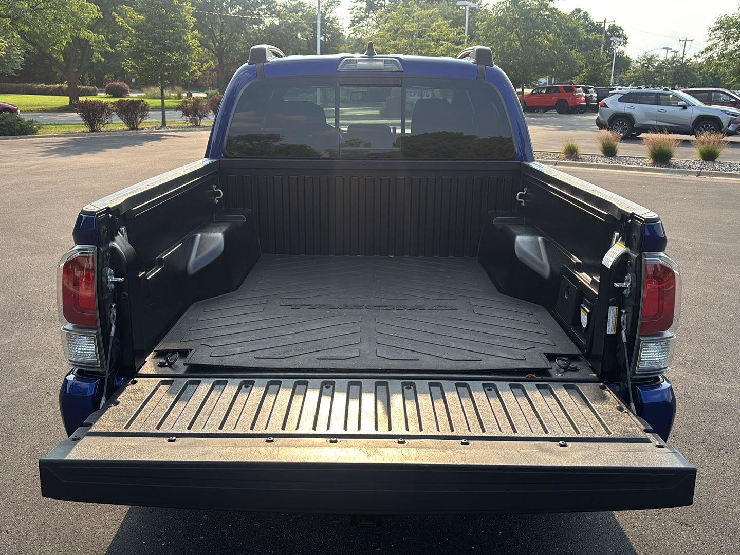 Used 2023 Toyota Tacoma TRD Sport w/ Black Out Package (TMS) AWD/4WD image 14