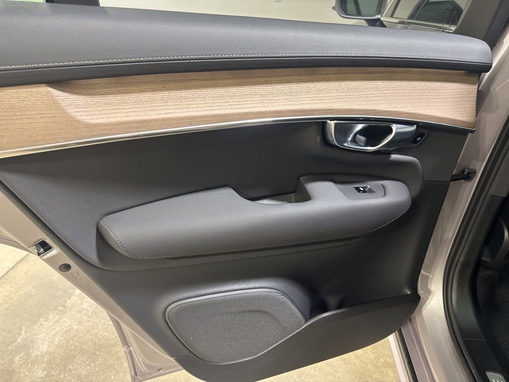 Used 2026 Volvo XC90 B5 Plus w/ Protection Package image 20