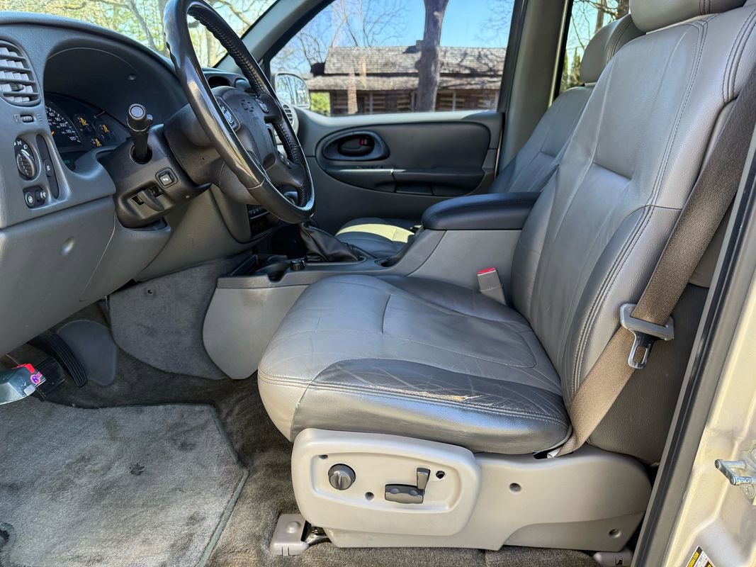 Used 2004 Chevrolet TrailBlazer LT w/ LT Preferred Equipment Group image 16