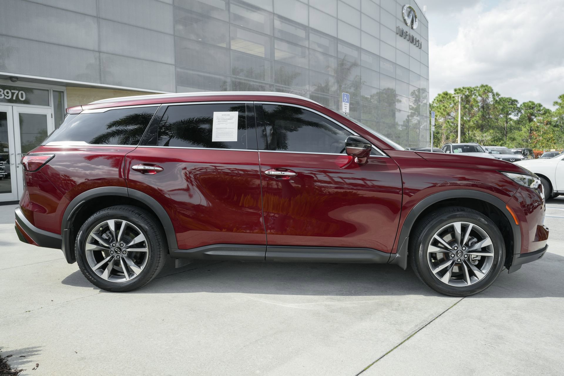 Used 2023 INFINITI QX60 Luxe image 24