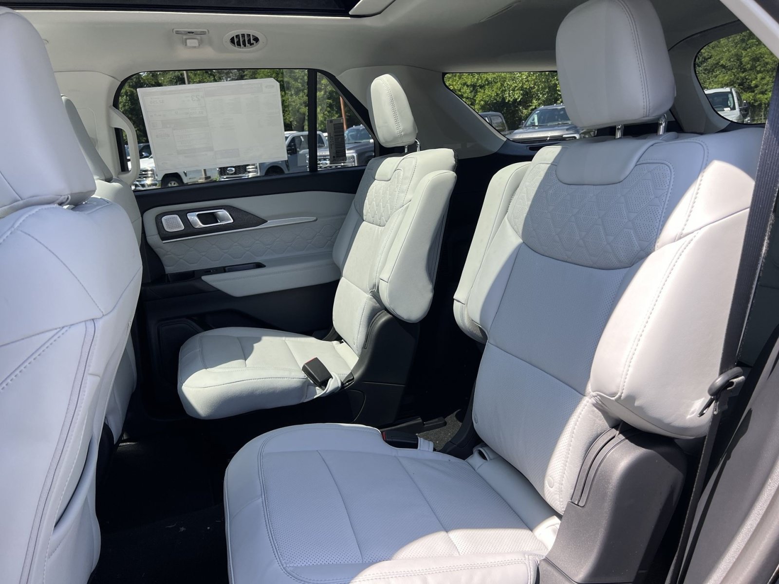 New 2026 Ford Explorer Platinum w/ LUX Leather Package AWD/4WD image 25