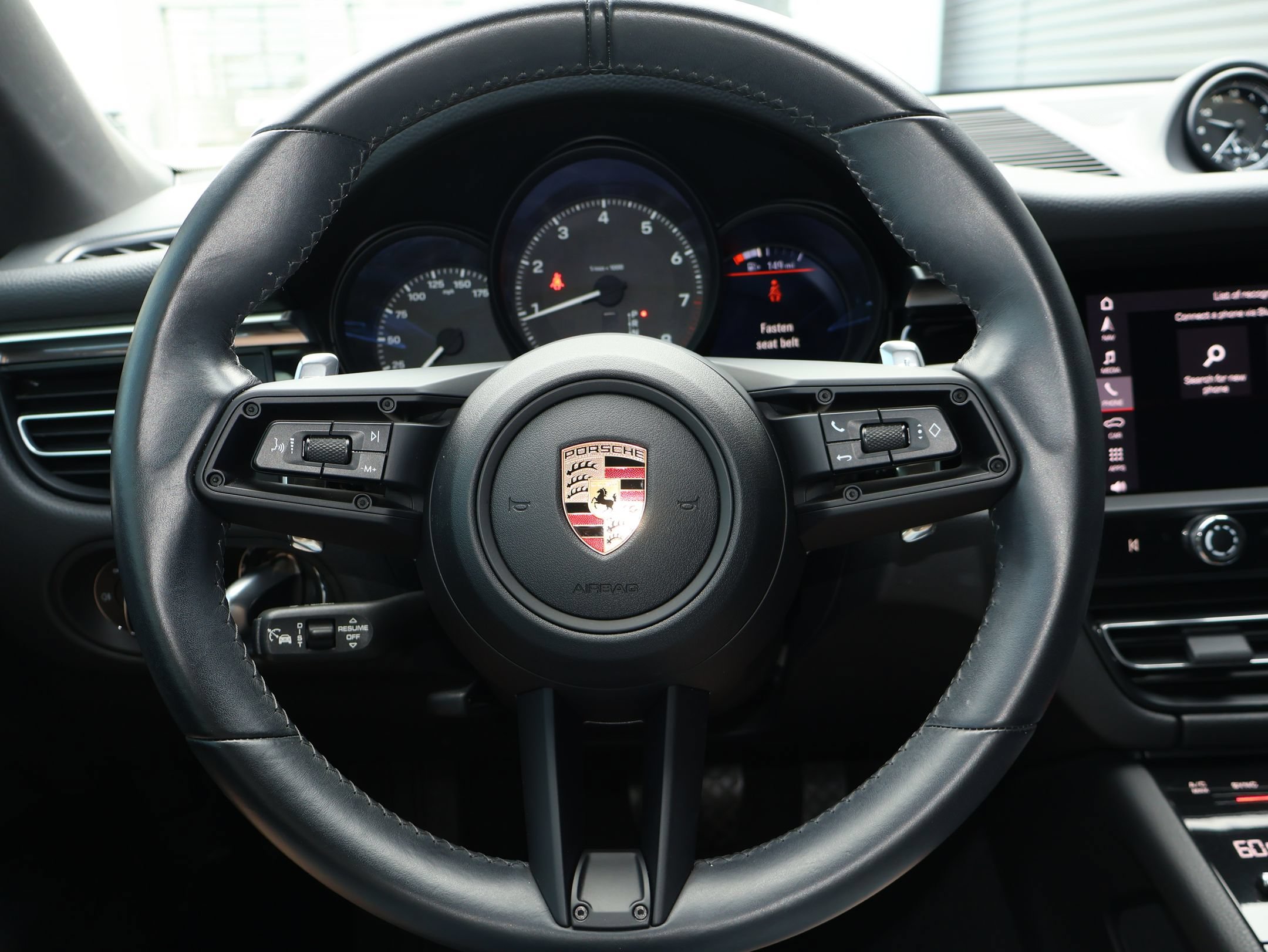Certified 2023 Porsche Macan AWD/4WD image 14