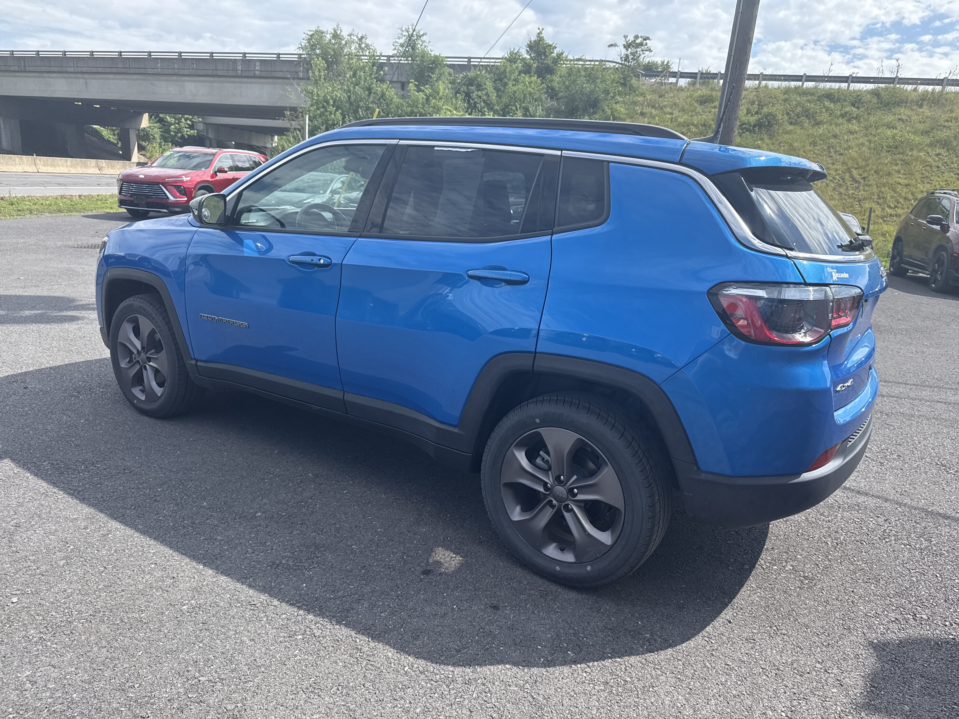 Used 2022 Jeep Compass Latitude AWD/4WD image 6