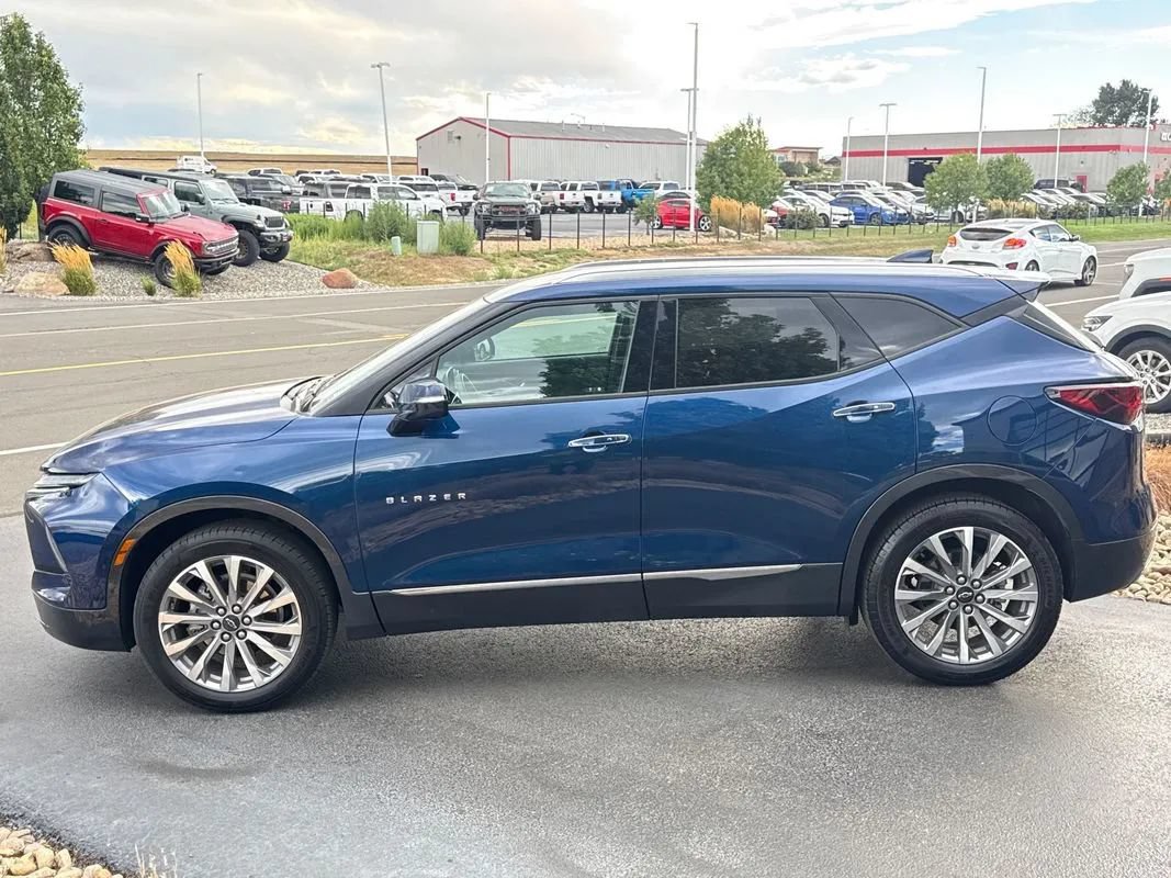 Used 2023 Chevrolet Blazer Premier AWD/4WD image 9