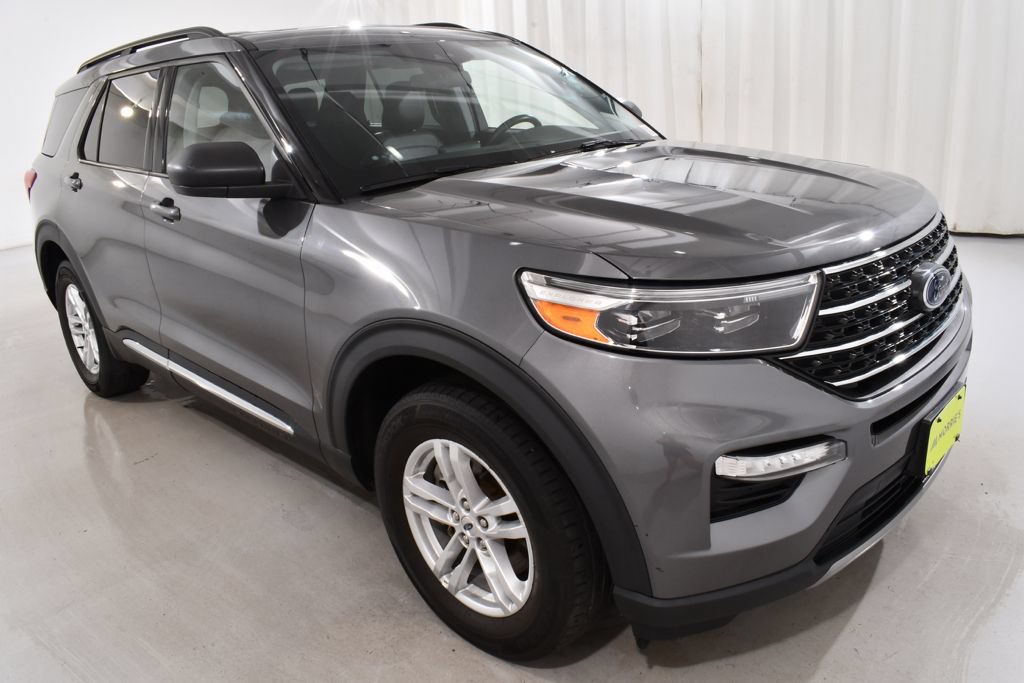 Used 2022 Ford Explorer XLT w/ Equipment Group 202A AWD/4WD image 5
