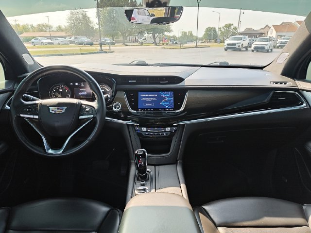 Used 2022 Cadillac XT6 Premium Luxury w/ Platinum Package AWD/4WD image 17