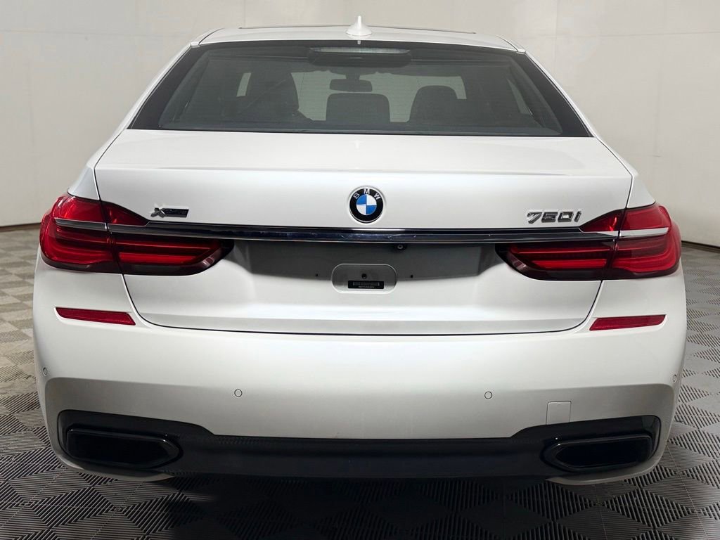 Used 2018 BMW 750i xDrive AWD/4WD image 5