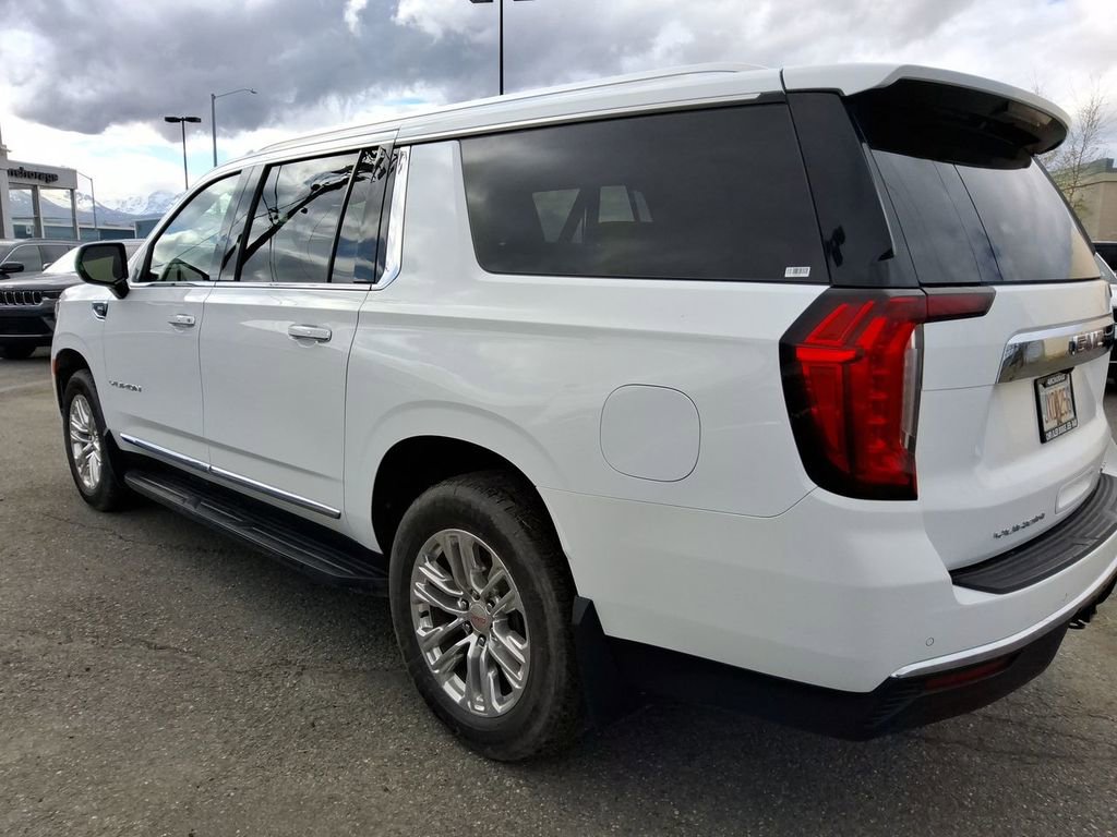 Used 2023 GMC Yukon XL SLT AWD/4WD image 6