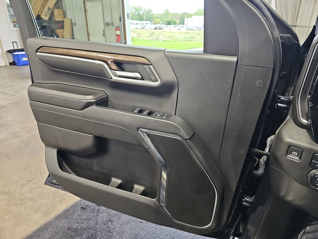 Used 2023 Chevrolet Silverado 1500 LT AWD/4WD image 27
