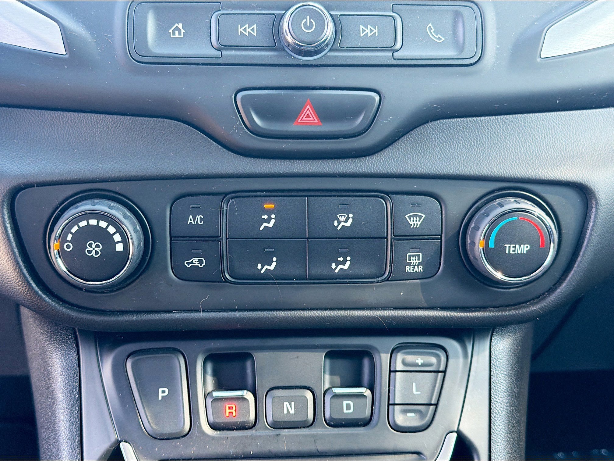 Used 2020 GMC Terrain SLE image 31