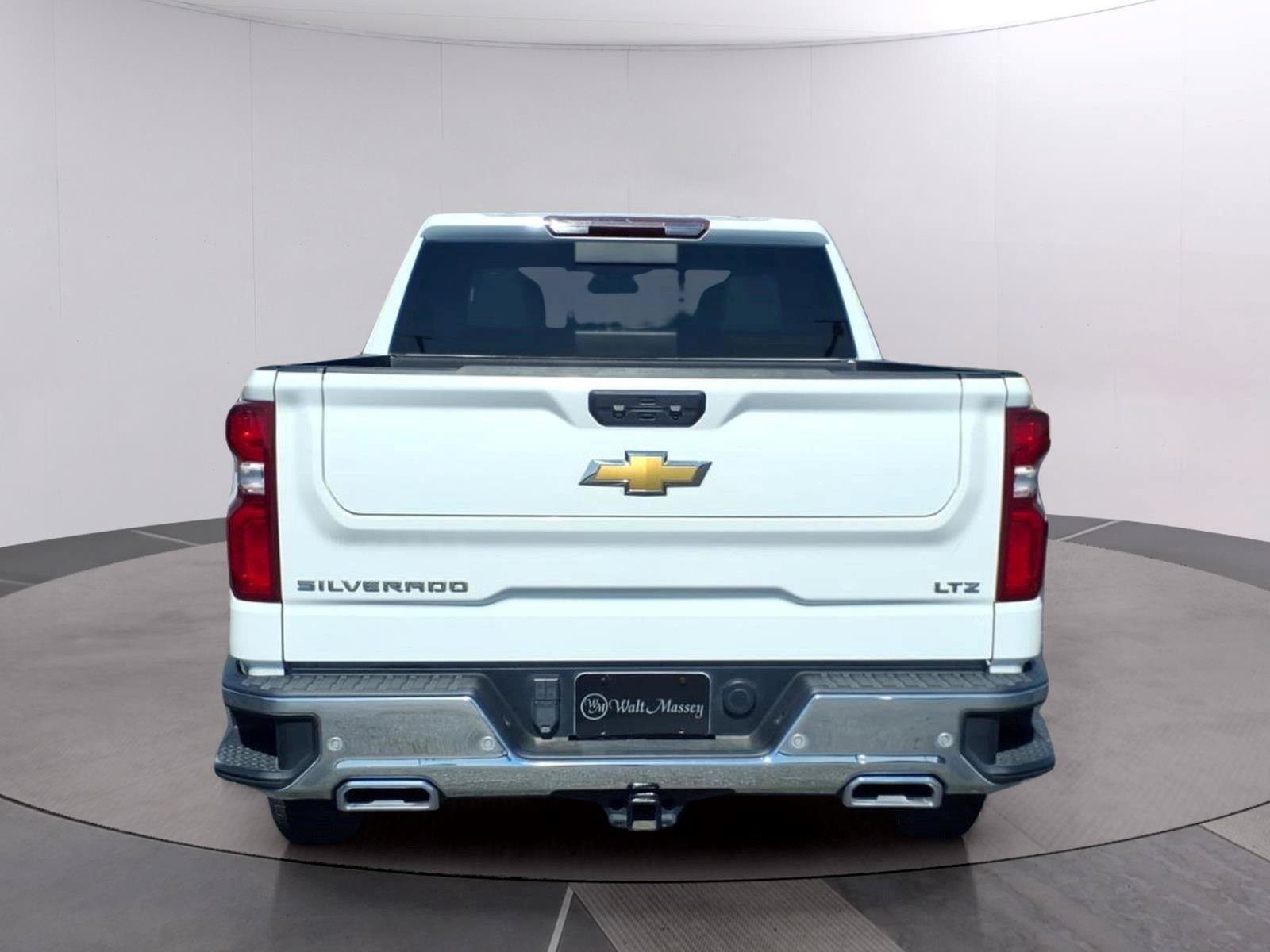 Used 2023 Chevrolet Silverado 1500 LTZ w/ LTZ Premium Package AWD/4WD image 4