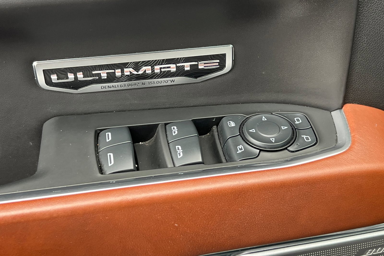 Used 2024 GMC Sierra 1500 Denali Ultimate image 13