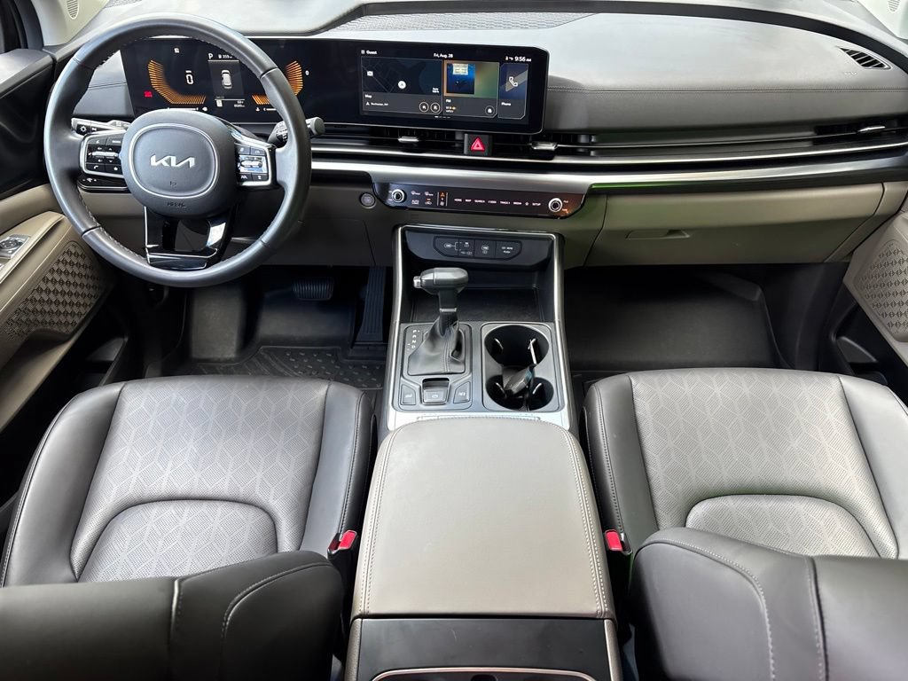 Used 2025 Kia Carnival FWD image 18