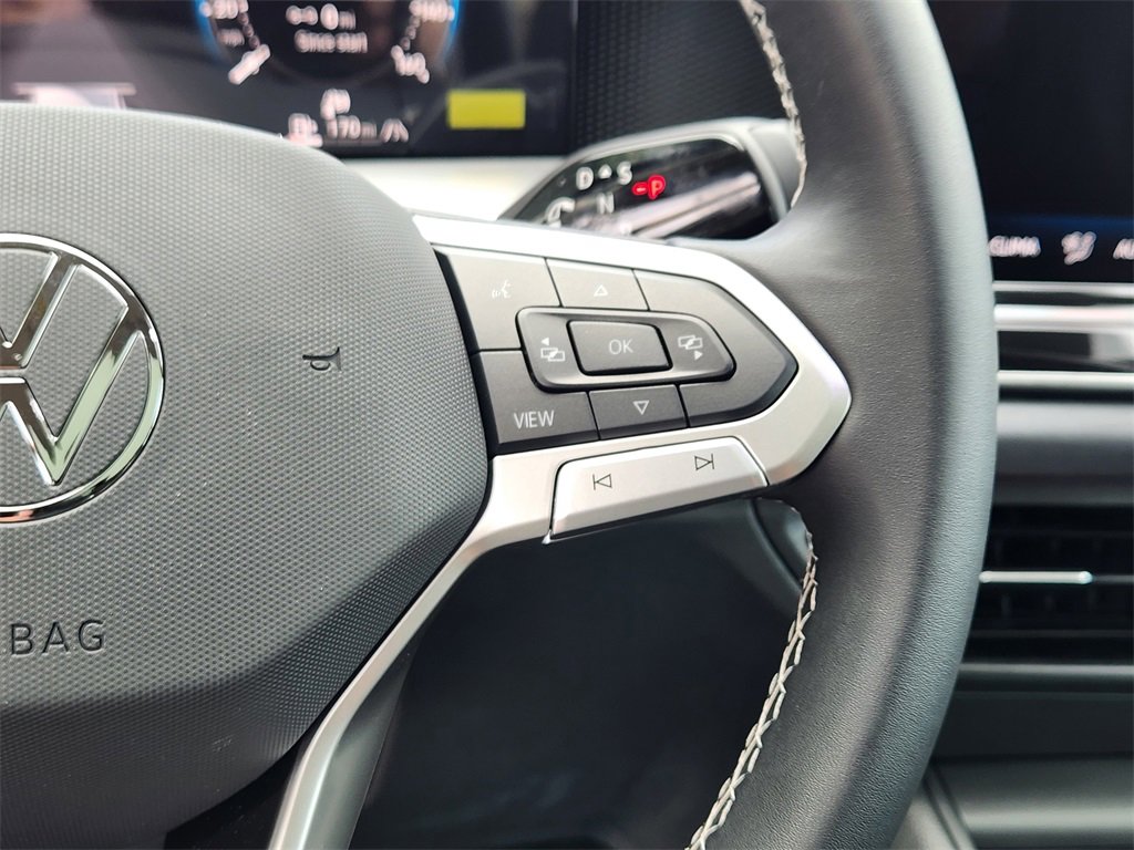 New 2025 Volkswagen Tiguan SE image 8