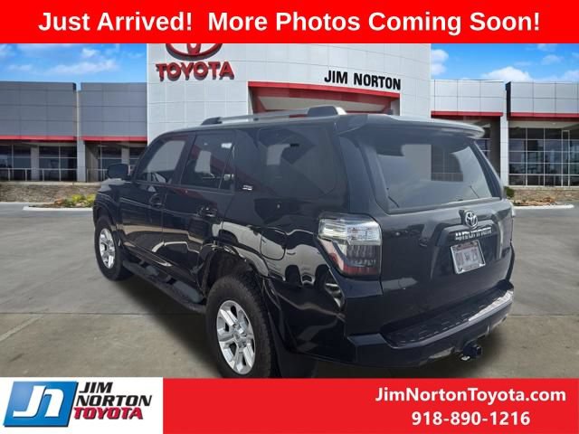 Used 2023 Toyota 4Runner SR5 Premium w/ Moonroof Package RWD image 5