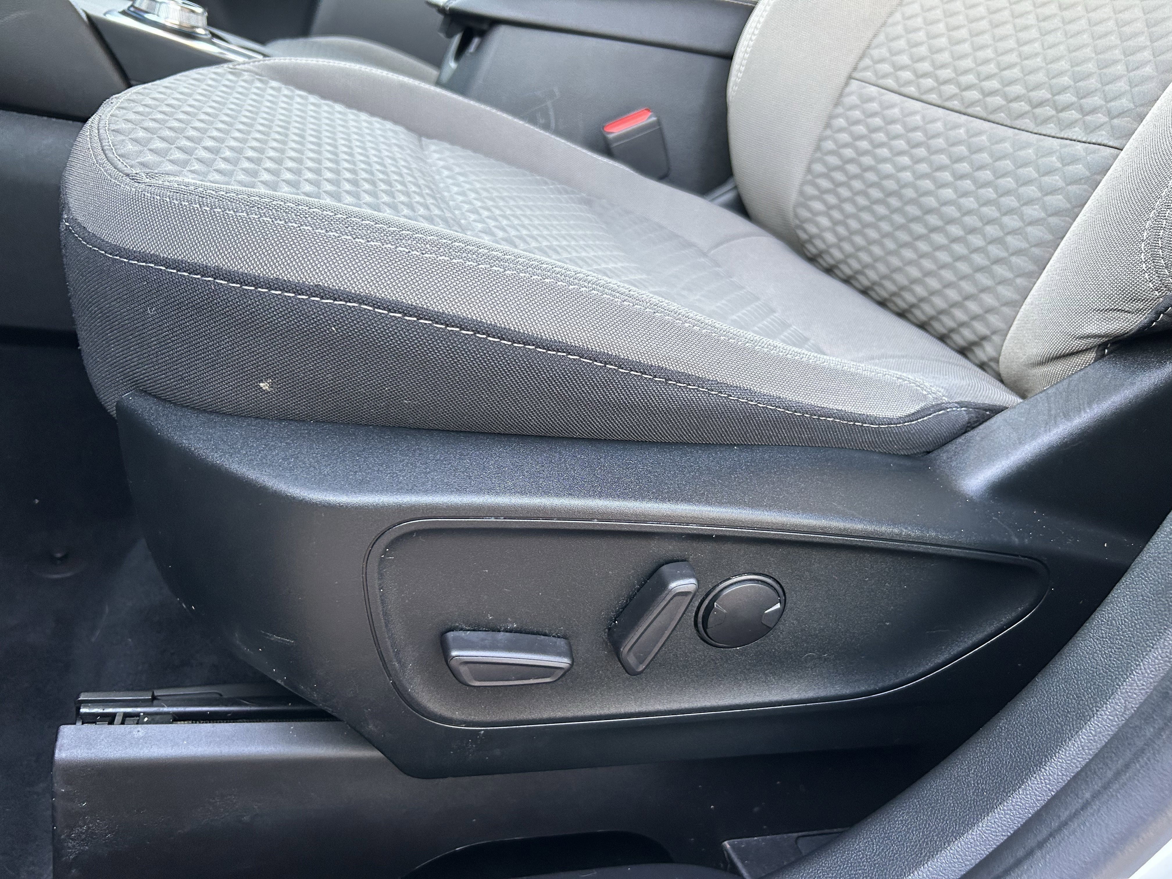 Used 2022 Ford Escape SE w/ Convenience Package image 24