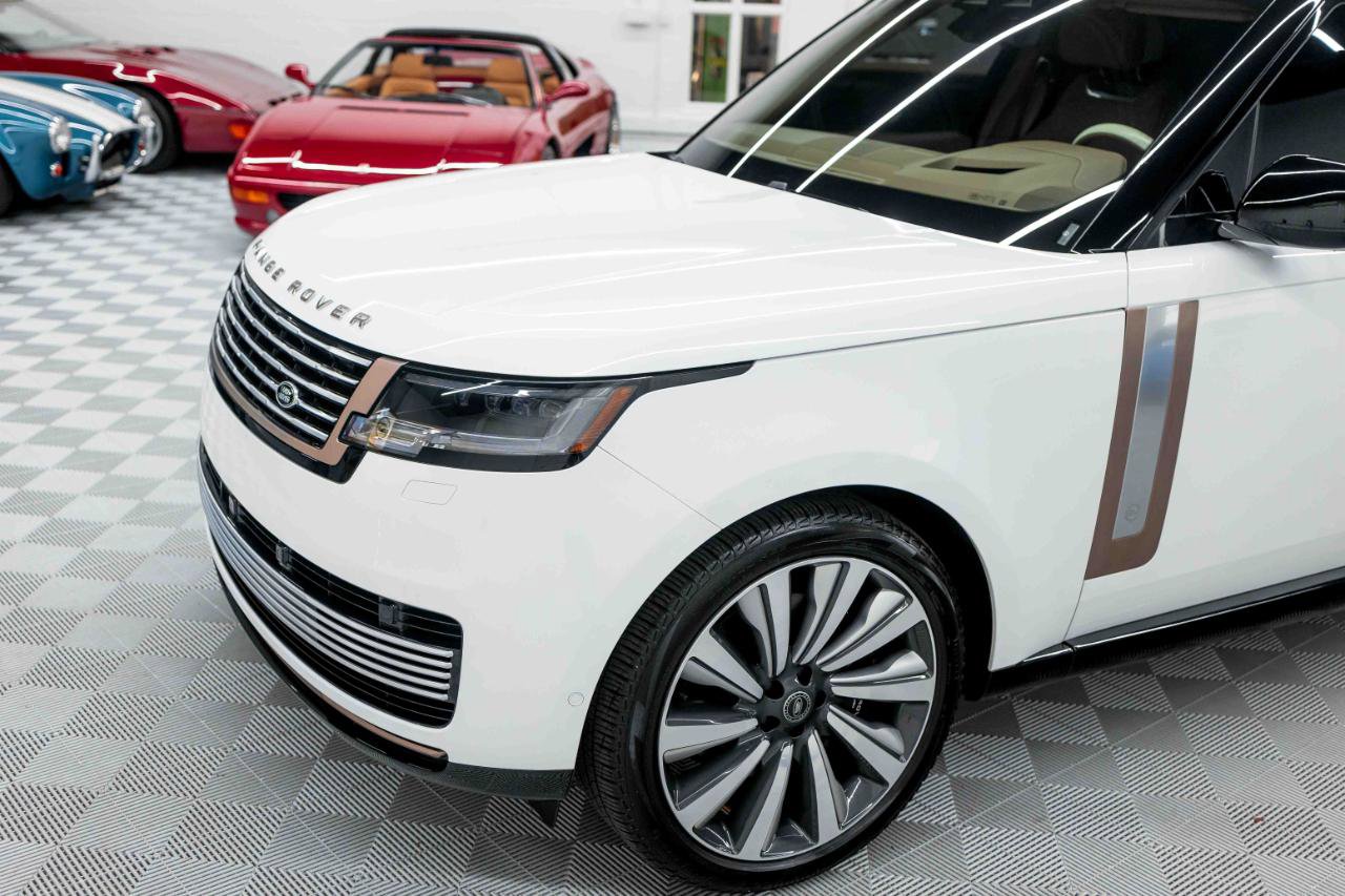 Used 2024 Land Rover Range Rover SV AWD/4WD image 12