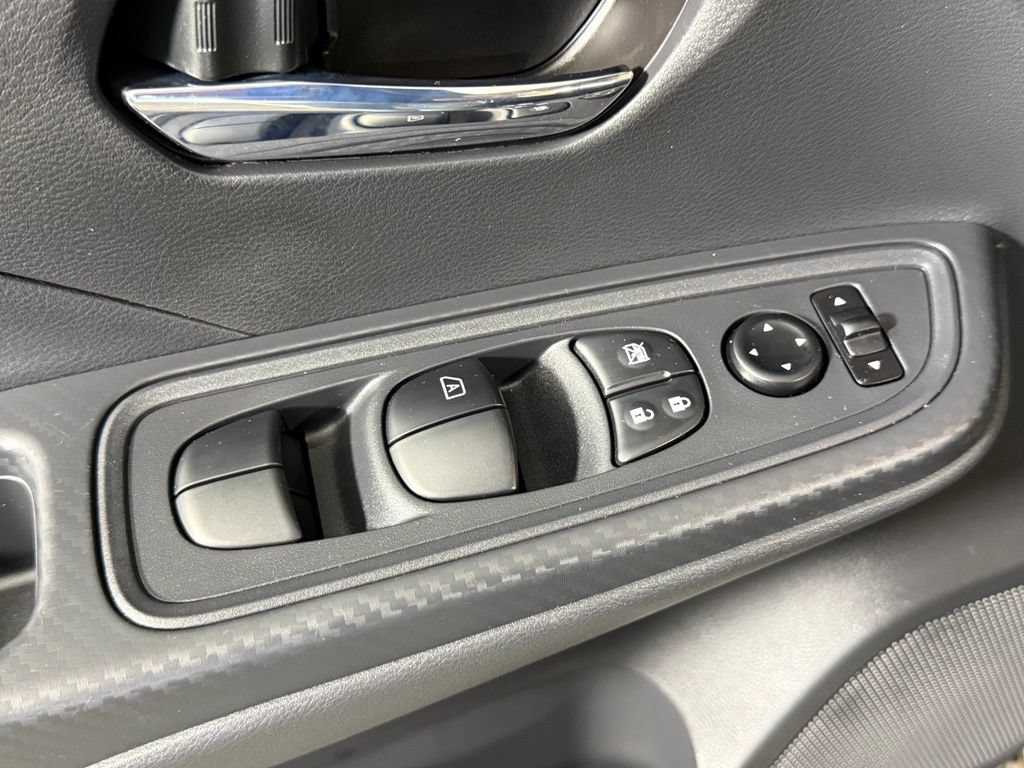 Used 2025 Nissan Versa SV w/ Trunk Package FWD image 18