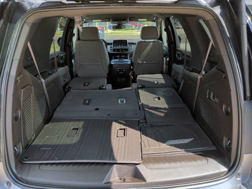Used 2022 Chevrolet Tahoe LT w/ Luxury Package RWD image 47