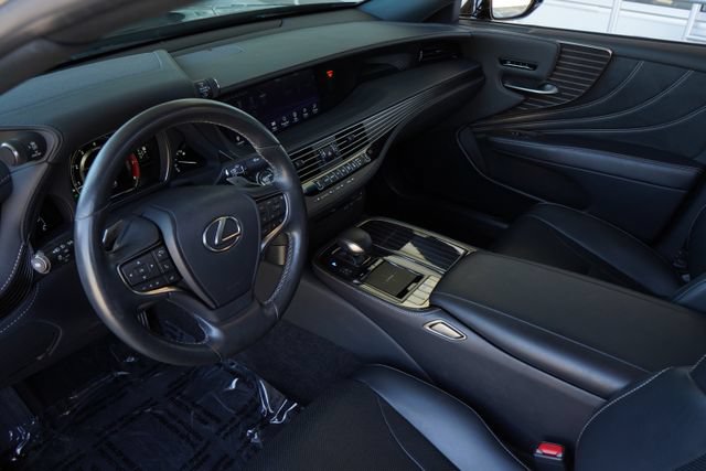 Used 2020 Lexus LS 500 w/ Accessory Package (Z2) RWD image 23
