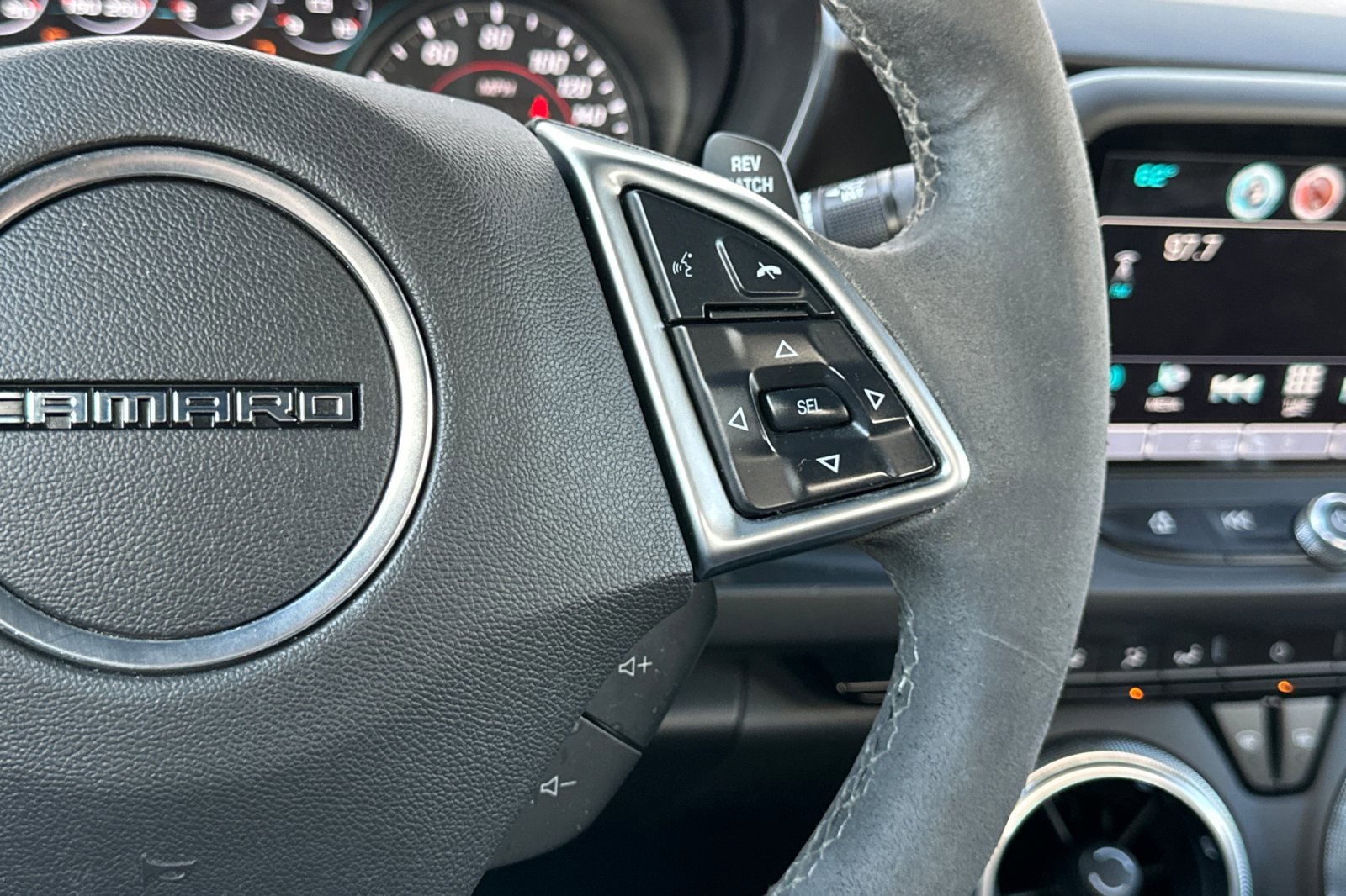 Used 2018 Chevrolet Camaro SS image 37