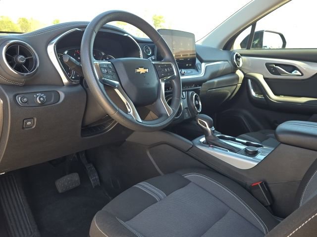 Used 2024 Chevrolet Blazer LT image 22
