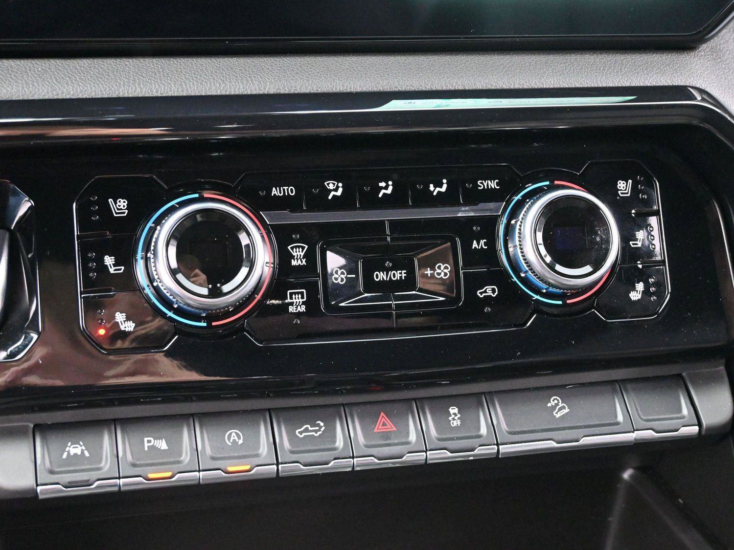 Used 2024 GMC Sierra 1500 AT4 w/ Technology Package image 22