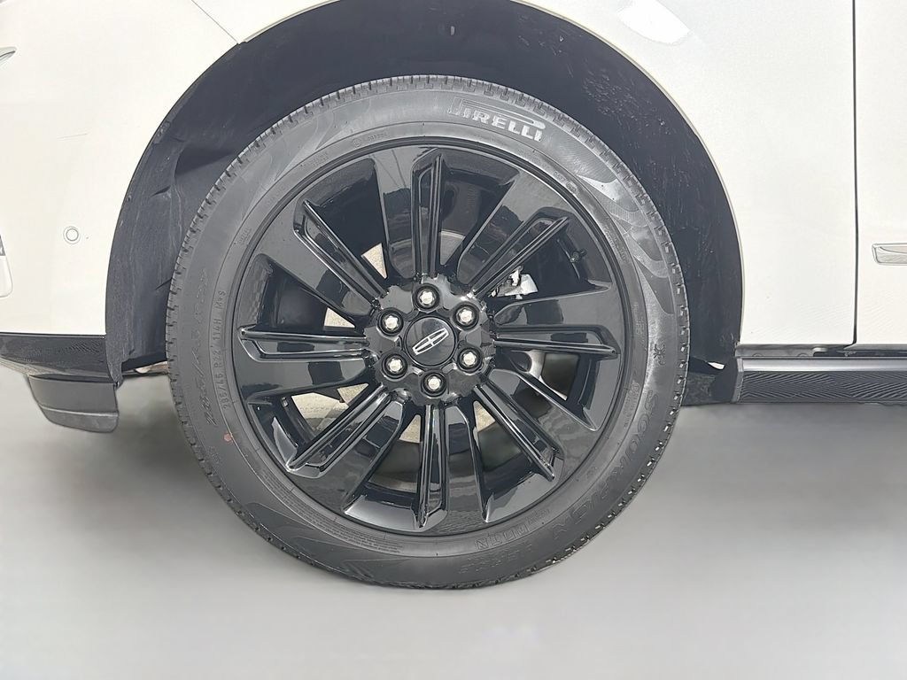 Certified 2023 Lincoln Navigator L Reserve RWD image 33