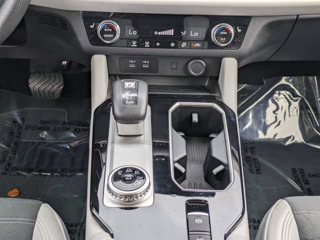 Used 2025 Mitsubishi Outlander SE FWD image 19