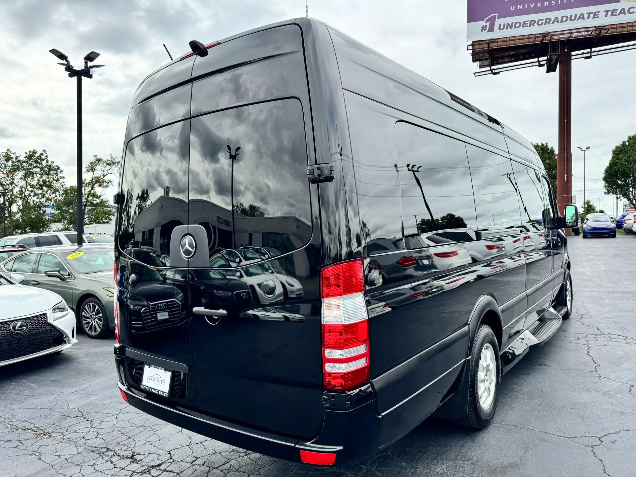 Used 2016 Mercedes-Benz Sprinter 2500 image 5