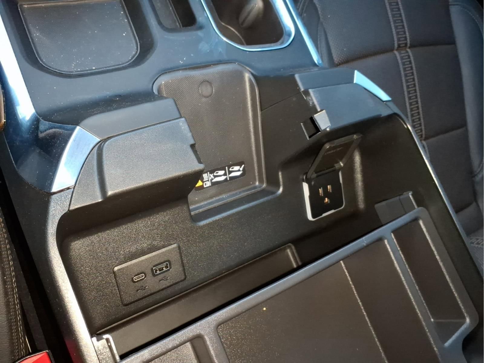 Used 2024 Chevrolet Silverado 1500 High Country w/ Midnight Edition image 28