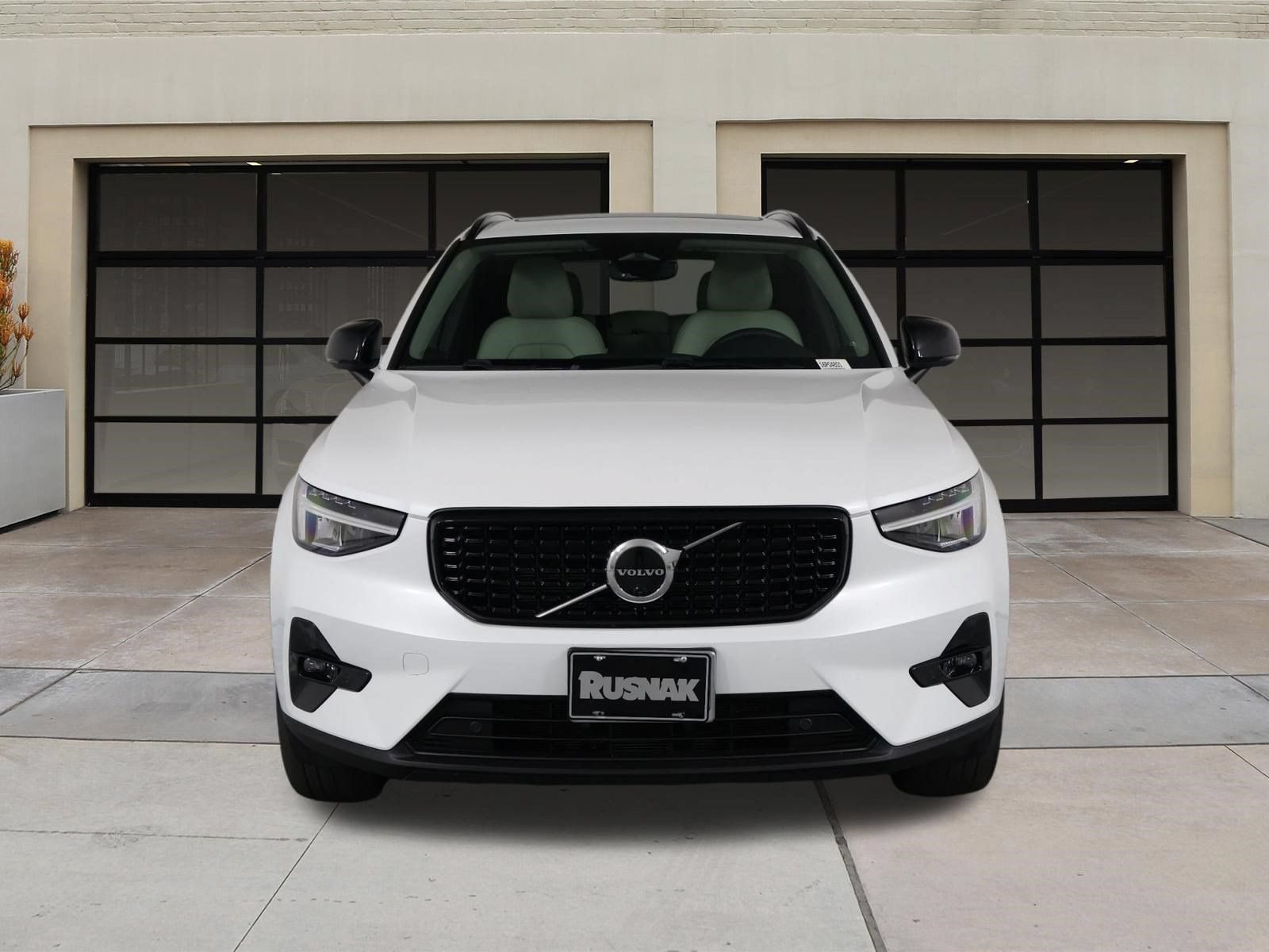 Used 2023 Volvo XC40 B5 Ultimate w/ Climate Package AWD/4WD image 6