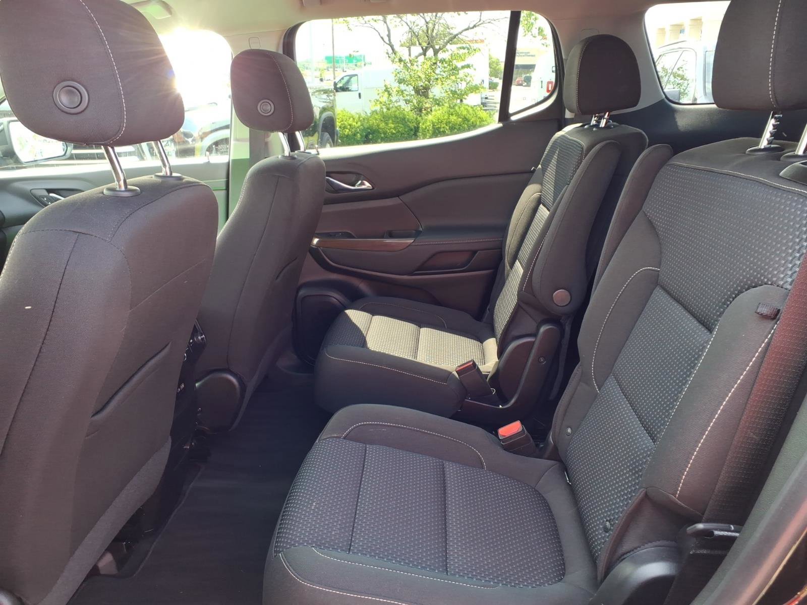 Used 2023 GMC Acadia SLE AWD/4WD image 26