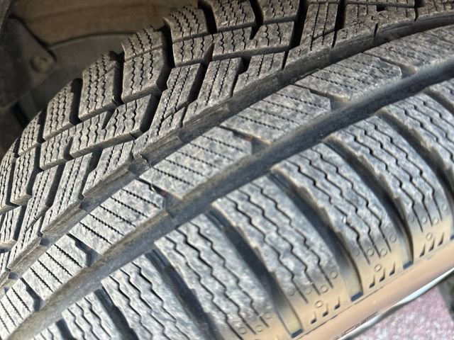 Used 2013 Toyota Camry LE image 25