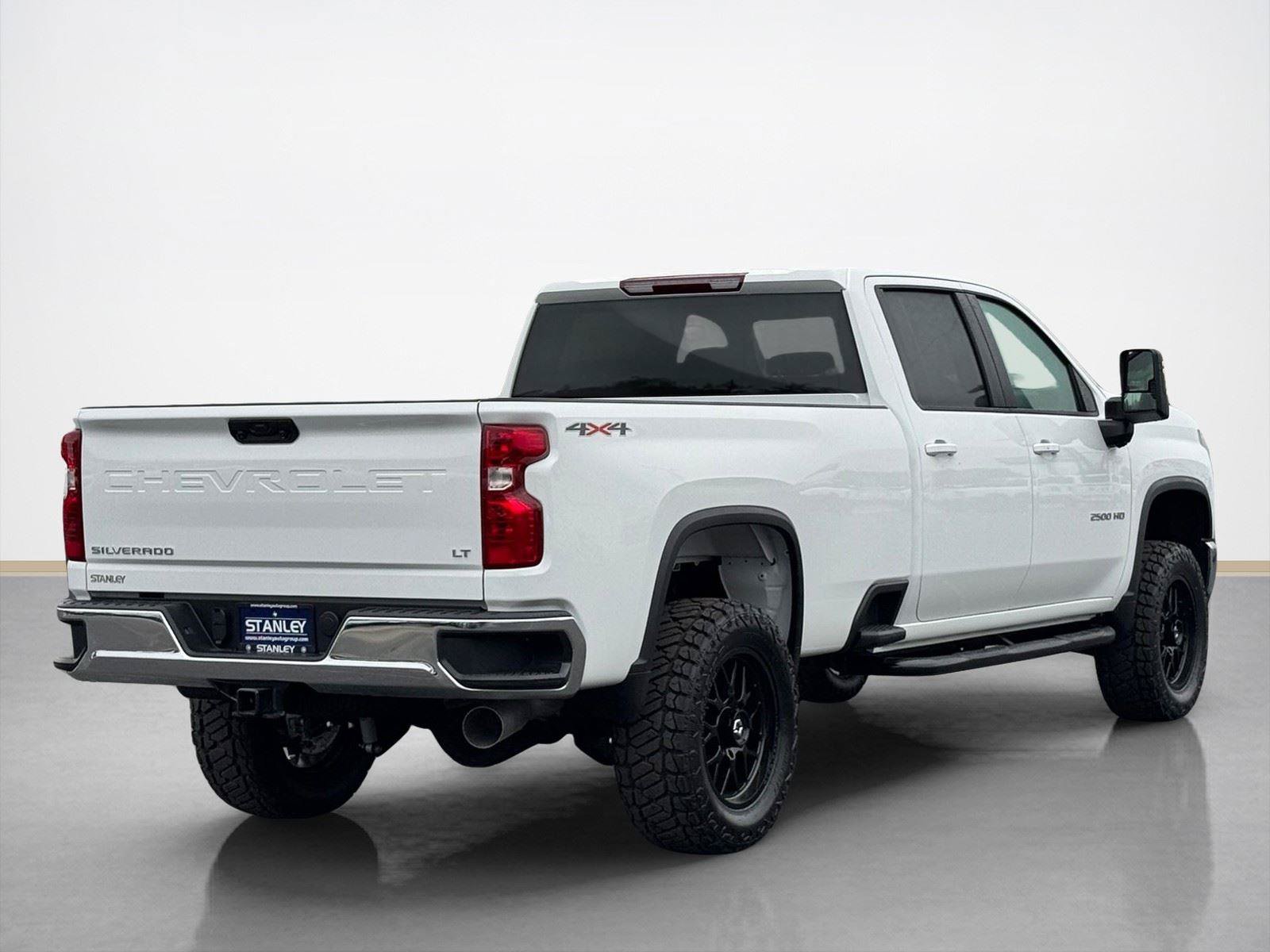Used 2025 Chevrolet Silverado 2500 LT w/ Convenience Package AWD/4WD image 8