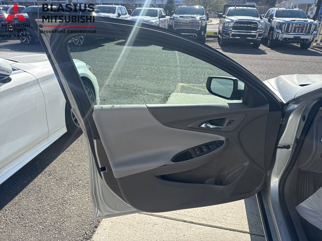Used 2018 Chevrolet Malibu Hybrid FWD image 19