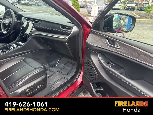 Used 2024 Jeep Grand Cherokee Limited AWD/4WD image 37