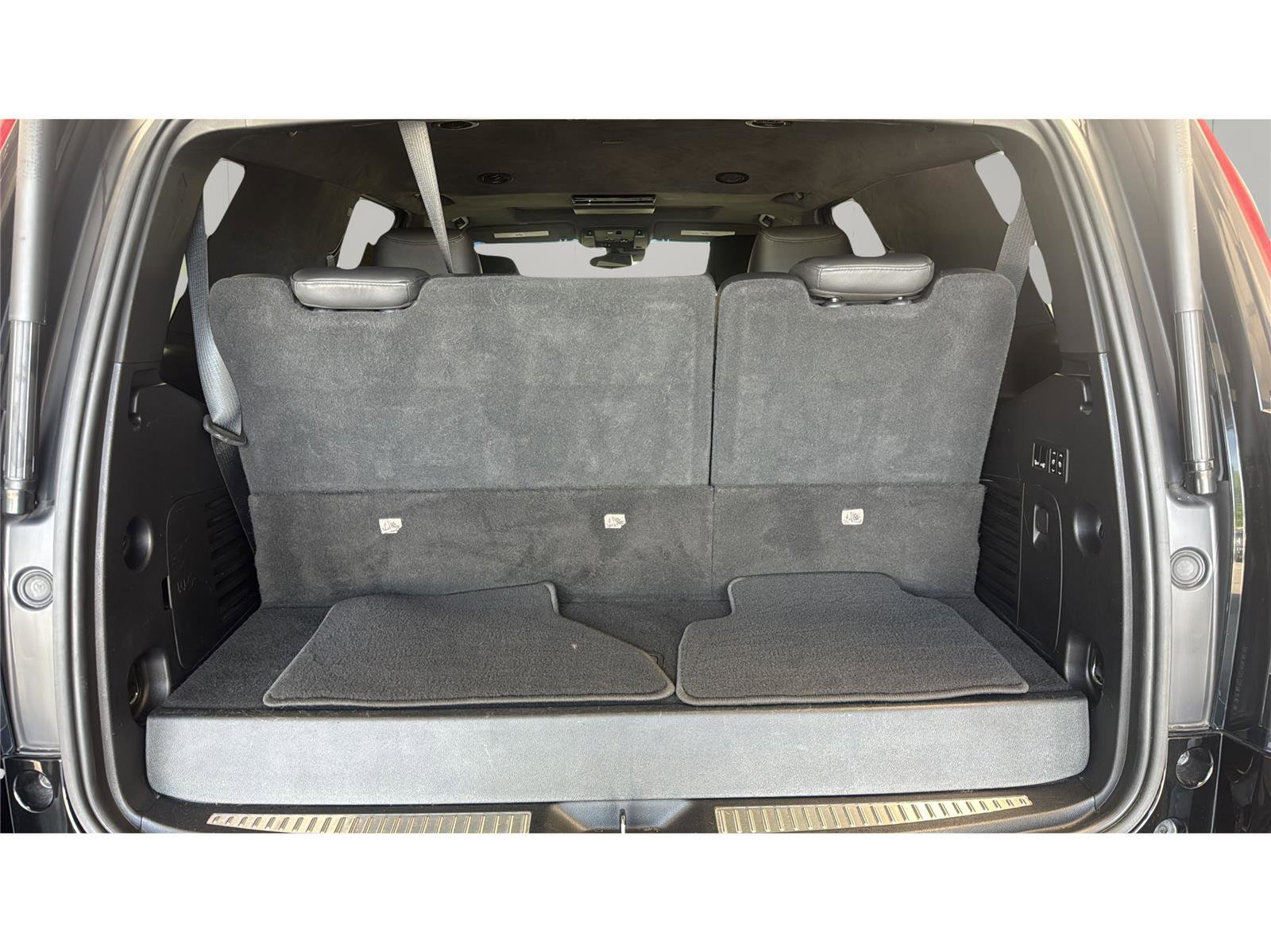 Used 2020 Cadillac Escalade Platinum w/ Escalade Sport Edition AWD/4WD image 14