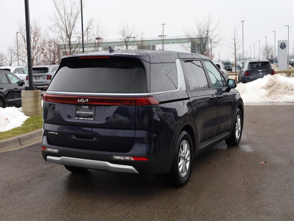 Used 2023 Kia Carnival LX image 5