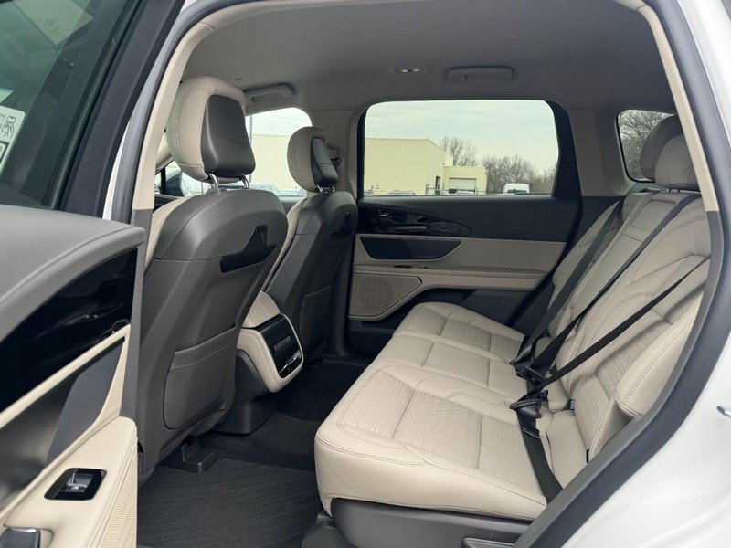 Certified 2024 Lincoln Nautilus Reserve image 12