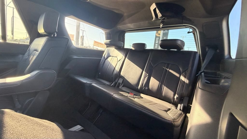Used 2024 Ford Expedition Platinum RWD image 8